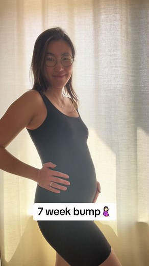 7 Weeks Pregnant: Symptoms, Belly Size, and More!