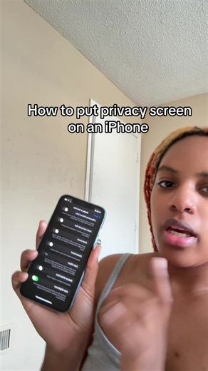 Just wanted to show you guys how to put privacy screen on your iPhone 📲 #foryoupage #iphone #privacyscreen #tutorials