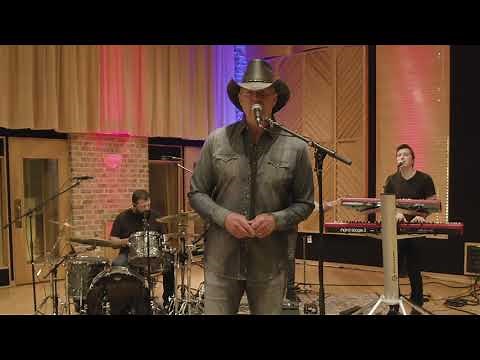 Trace Adkins - Empty Chair (Live Studio Performance)