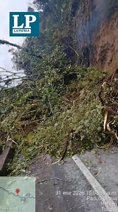Panorama este sábado de la vía Manizales - Bogotá. Hay deslizamientos que cayeron en el sector de la N, entre Letras y Petaqueros. Maquinaria amarilla habilitó el paso a un carril. Transite con precaución. 📹 Cortesía. | La Patria Manizales