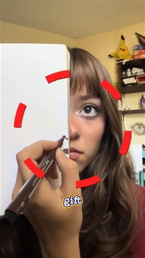 Mind-Blowing Self-Portrait Hack 🎨😲 #ArtHacks #SelfPortrait