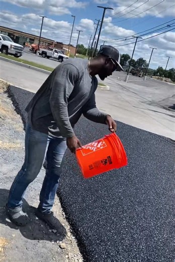 grabauskasborguez (@grabauskas.borgue)’s video of volcano erupting