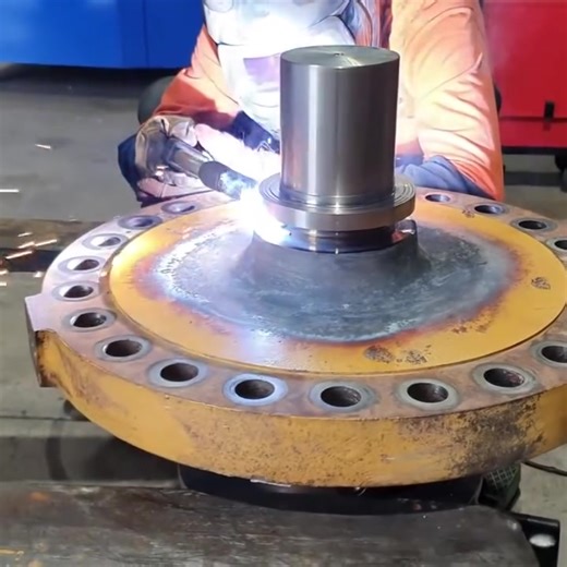 479K views · 8.6K reactions | Machining & Welding Dump Truck's Suspension Part | Cutting Edge Engineering Australia | Facebook
