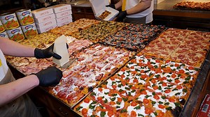 Received a 40-year-old secret recipe! perfect Authentic Roman-style pizza - Korean street food | Food Processing