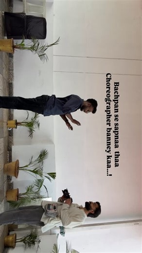 Shiva Singh Lodhi on Instagram: "😂dm for bookings guyzz Hum log gyee thay shoot pr bs bride ne bola pinup bachaa hua hai 2 ghantee wait krne kee baad 🫩 kuch to krna tha sathiyo to bss ek murgay ko pakad liyaa or usko best step sikhaa di..! #crazy #dance #viralinstagramreelsvideo♥️ #dancestep"