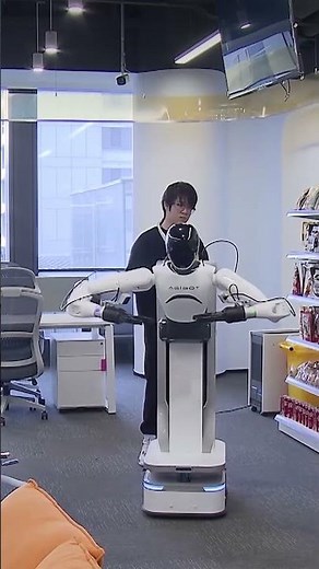 La Cina presenta la prima base di addestramento per robot umanoidi