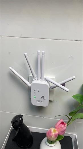 Maximiza tu wifi enviándolo más lejos por toda la casa y la oficina con esta solución sencilla. Compra en el carrito naranja abajo para ver las diferentes marcas de amplificadores de ancho de banda.#wifiextender #wifi #SpotlightFinds #TikTokHolidayHaul#tiktokmakemebuyit