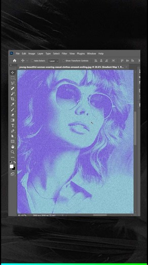 Halftone Gradient Effect in Photoshop | Retro Pop Art Look 🎨