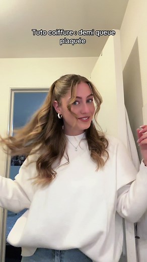 Tuto coiffure : créez une demi queue plaquée