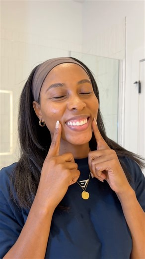 Meet the U-shaped toothbrush that does it all in 30 seconds. 🧠✨ | autobrush