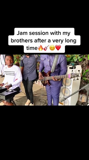 Emma the bass player on youtube😊🙏🏾Please subscribe to my page#fypシ #bassplayers #musiciansoftiktok🎸 #foryou #drums #drummersoftiktok