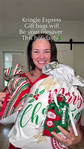 Must have gift bags for moms! #giftwrapping #christmas #momhack