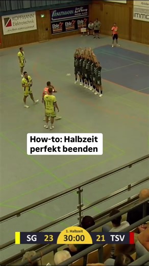 Anleitung für den perfekten Halbzeitschluss: noch schnell einnetzen🤩 _______ Alle Spiele der 3. Liga gibts live auf handball.net und im Livecenter powered by @handballdeutschland.tv📺 | handball.net