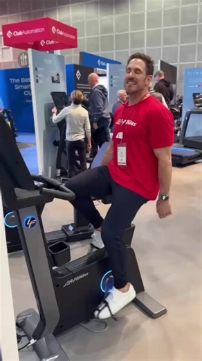 3.3K views · 43 reactions |  Comfort ⚙️ Customization 變 Cardio This is the Symbio™ Switch Cycle. Watch Don Saladino show us how it's done Want a Switch Cycle? Learn more: https://go.lifefitness.com/symbio | Life Fitness | Facebook