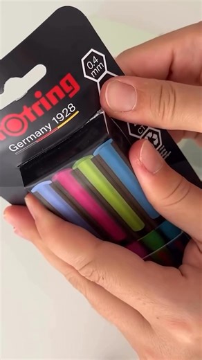 The strength of any piece lies in its details @elvandemirart . 🖊 rOtring 0.4 | Rotring