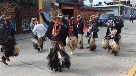 Bailando al ritmo de la Banda Cerrito Milagroso #gruposanjudastadeo #SiempreOriginales #DanzaDeLosDiablos | Grupo Cultural "San Judas Tadeo"