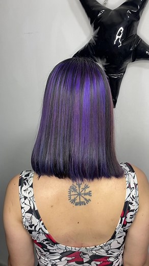 Mechas moradas: transformación de cabello