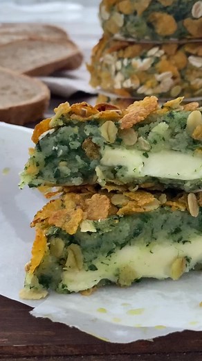CROCCHETTE DI PATATE E SPINACI con una panatura SFIZIOSISSIMA e cotte in forno!!! 😍💛 Ecco la ricetta: https://blog.giallozafferano.it/studentiaifornelli/crocchette-di-spinaci-e-patate/ | Studenti ai fornelli di Ivana Ester Marra