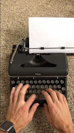 📄 Put Paper in a Typewriter? #typewriter #journaling #writing