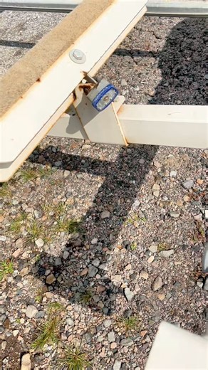 13K views · 63 reactions | This is how you repair your boat trailer in the country. #boatlife #boating #boattrailer #trailerrepair #countrylife | Blonde Okie | Facebook