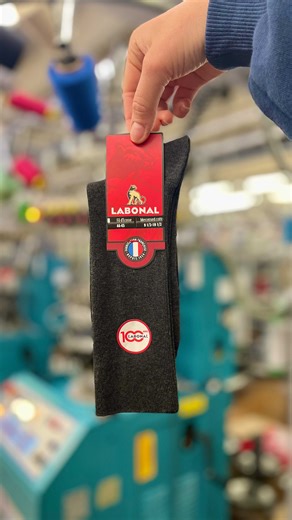 Retour sur le mois de février avec votre paire préférée ☀️ Le mois dernier, vous avez adoré nos chaussettes non comprimantes en fil d’écosse ❤️ Avec leur couleur anthracite, cette paire est un indémodable, peu importe la saison. De notre côté, on les apprécie tout particulièrement pour leur absence de couture à la pointe du pied, et pour l’aspect rafraîchissant et résistant du fil d’écosse ! Leur petit plus ? Elles tiennent sans serrer, pour toujours plus de confort ! 😉 __ D’ailleurs, elles son