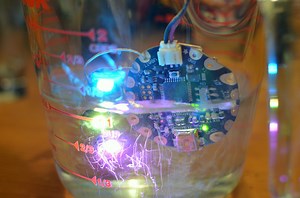 Experimenting with NeverWet   Electronics