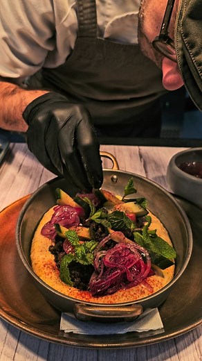 This is what comfort on a plate looks like. Beef Hummus — one of your favorite signature dishes at @irishpub.ro. Creamy hummus, well-seasoned beef, done the right way. From 4 PM, you know where to find us?   Irish Pub Constanța |  0740 046 047 | Irish Pub | Facebook