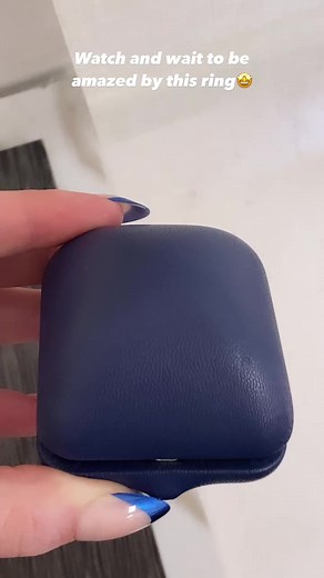 This diamond engagement ring is incredible, what do you think? 💎#diamond #ring #engagementring #box #suspense #open #carat #diamondring #explorepage #reel | Estate Diamond Jewelry