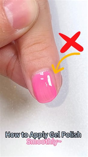 Nail art 💅 Manicure on Instagram: "How to apply gel polish smoothly? 💅 Follow these tips and your nails will be smooth and streak-free~ Step 1: Lightly buff your nails to keep them clean and oil-free. Step 2: Apply thin layers for a smoother, more even finish; work from the center outward (don’t overdo it too many times). 💅 Step 3: Thoroughly cure each layer under a lamp. Step 4: Finish with a topcoat for a long-lasting shine. Four simple steps to get your nails shiny and smooth, no more bump