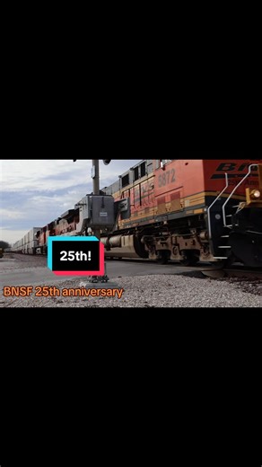 BNSF 25th in 4K 😁😮‍💨🤩 #trains #BNSF #railfan #fast #railroad