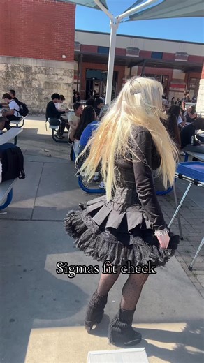 Annie (@kitkatslapbackppalarm)’s videos with original sound - 𝗧𝗥𝗜𝗟𝗟𝗭