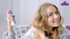 Du wolltest schon immer diese aussome Beach Waves? YouTuberin Patrizia Palme zeigt euch wie es geht! Und nicht vergessen, unser Miracle Beach Waves Spray ist für den JOY TREND AWARD nominiert. Zum Voting geht es hier entlang: http://bit.ly/1d9n1dR Wir zählen auf eure Stimme! :) | Aussie Hair