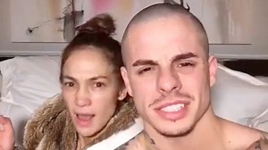 Casper Smart and Jennifer Lopez do Starbucks dubsmash