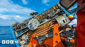 Expedition seeks Atlantis microbes