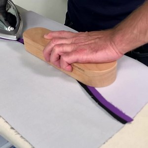 The eometric tailor’s clapper. Made in Barcelona. ECO FSC beechwood. El clapper de sastre eometric. Hecho en Barcelona con haya FSC. shop.eometric.com #costura #sewing | eometric - Método Profesional de Patronaje a Medida