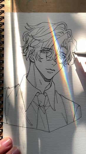 The sunlight passing through my ruler creates a beautiful rainbow light ☀️