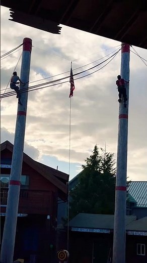 Epic Two-Man Log Climb at the Great Alaska Lumberjack Show - High-Speed Competition! #lumberjacks