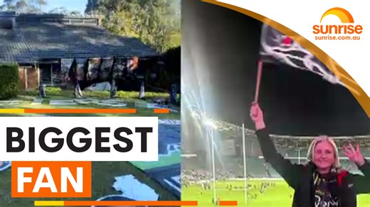 PENRITH PANTHERS BIGGEST FAN 🥳 Showing her true colors! One of Penrith’s biggest fans is giving her house a Panthers makeover ahead of the Grand Final 🏉 WATCH SUNRISE FOR MORE | 7plus ☀️ | Sunrise