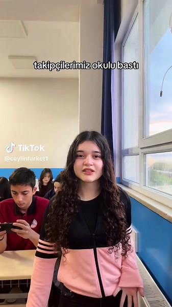 TikTok Fenomeni Ceylin'in Okul Ziyareti