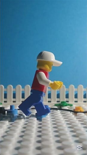 Lego Man vs Kevin Macalister Home alone