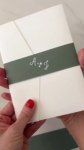 Wave hello to our newest DIY design! As always, our templates are fully customizable and you can change colors and wording to fit YOUR wedding vibe! 🌈 Loving this invitation suite for a fun, funky modern boho or retro wedding! ✨ #weddinginvitations #DIYwedding #retrowedding #greenwedding #2025wedding