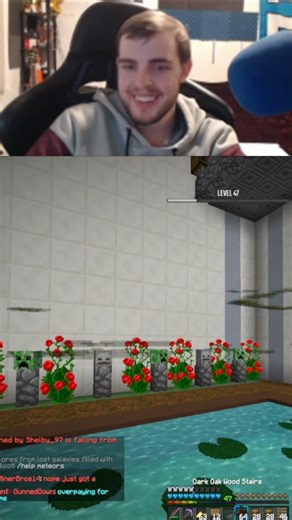 Minecraft Lag and Plot Stalking: Should I Relog? #shorts