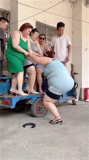 I Found a Overloaded TukTuk From Hungry Aunties Drama 😱🍛🛺| Survival House Step by Step”105 #shorts