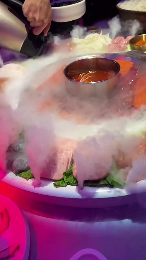 体验了一下边唱歌边吃火锅🍲|||结论就是嘴巴根本忙不过来哈哈哈！ #life #vlogger #fragmentado #future #vlog