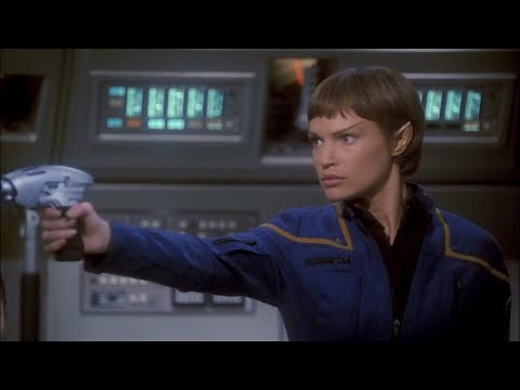 T'pol in Starfleet uniform takes back the ship