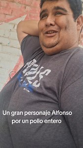 Mi gran amigo Alfonso. Pasaba por el paradero y me llamó tío tío tío y le preguntamos y se ganó un pollo entero. El gran Alfonso. A compartirtrrrr con los amigos del paradero de colectivos a Piura. | El Tio Jhony