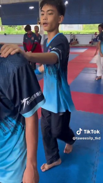 speed trainig , enjoy teaching😁 #taweesilp_taekwondo_thailand