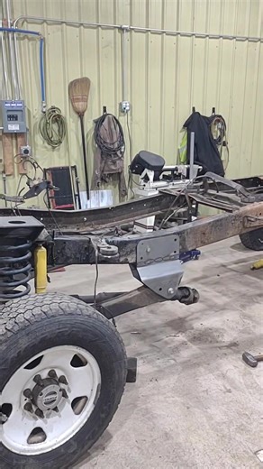 1974 Ford F250 Super Duty Axle Swap - Big Milestone!