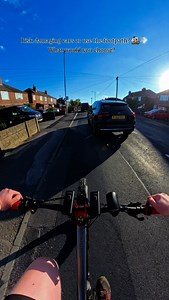 Risk damaging cars or use the footpath? 🚵🏻💨 What would you choose? #cyclingettiquette #mtb #insta360 #cycling #adventure #insta360x4 #bikebell | Niall Taylor