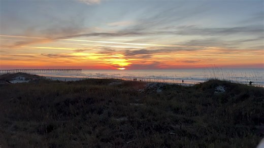 Forever grateful for Ocean Isle sunrises 🌅 Come catch one with us 🥰 #oceanislebeachnc #wakeupwithus #sunrise #northcarolina #theislanderinnoib #happyday #OIB #petfriendly | The Islander Inn - Ocean Isle Beach, NC